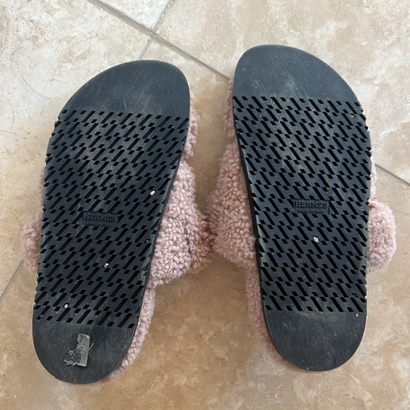 100% AUTHENTIC HERMES CHYPRE WOOL SKIN SHEARLING SANDALS - Picture 3 of 3